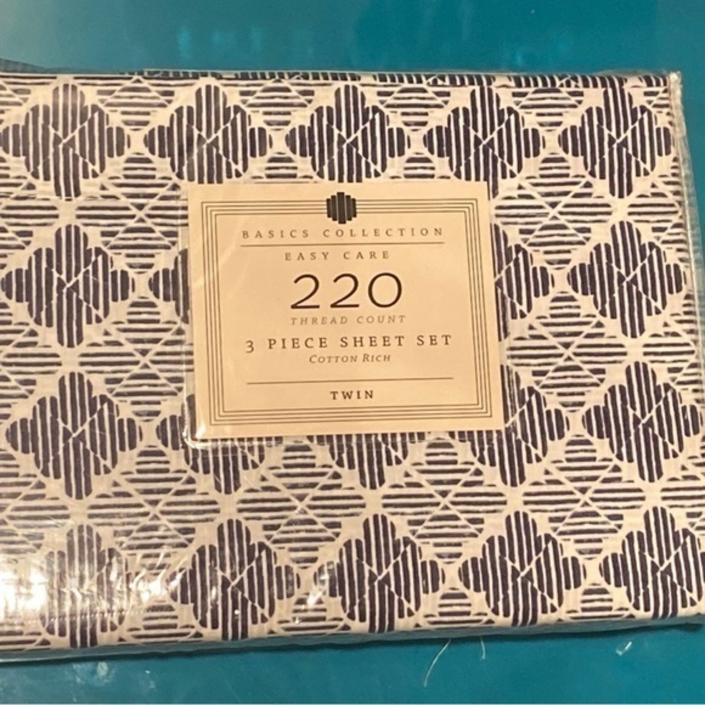 New Twin Sheet Set Blue White Geometric Pretty 220 Thread 3-Piece Basics Collect